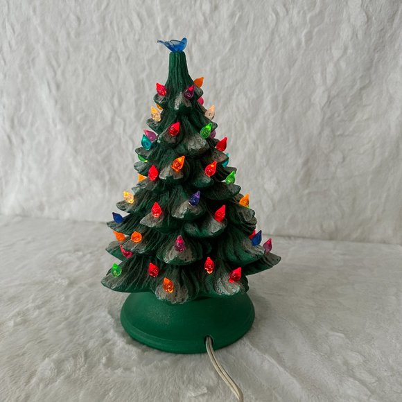 Vintage Lighted Ceramic Christmas Tree with base 2 piece Snow tipped 1986 - Picture 4 of 14